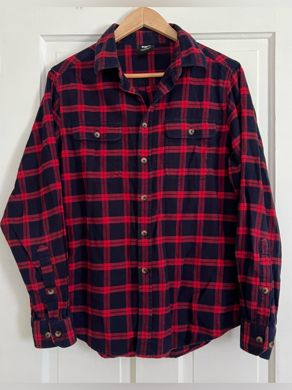 Teton Gravity Research Men's Medium Navy Blue Red Plaid Flannel Button Up Shirt